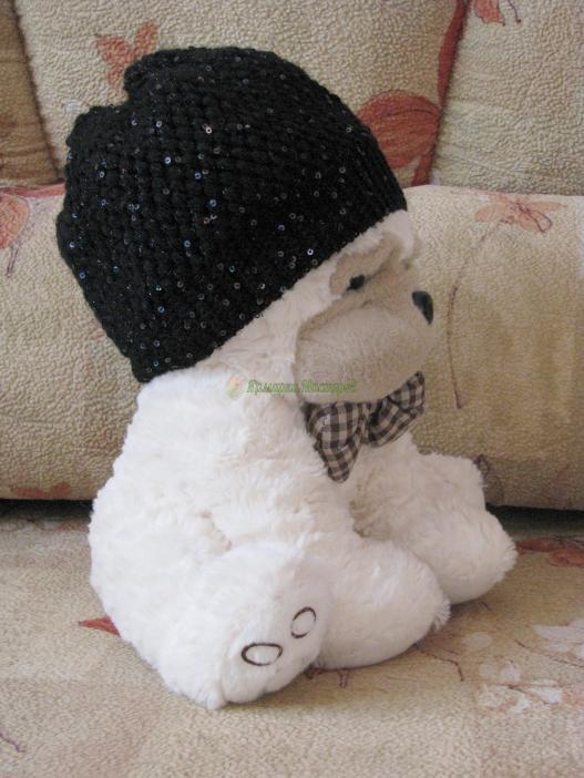 <div style=margin-left:10px><h1>Женская теплая шапка с пайетками. связанная крючком</h1><p><a href="/catalog/golovnue_ubory/">Головні убори
</a> » <a href="/catalog/golovnue_ubory/shapki/">Шапки</a></p><i class="fa fa-map-marker"></i> Сумская область, Сумы<br /><br /><div class="socdata"><script src="//yastatic.net/es5-shims/0.0.2/es5-shims.min.js"></script>
                                            <script src="//yastatic.net/share2/share.js"></script>
                                            <div class="ya-share2" data-services="facebook,gplus,twitter,lj,viber,whatsapp,skype" data-counter=""></div></div>