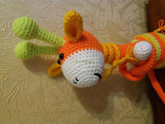 <div style=margin-left:10px><h1>Жирафик </h1><p><a href="/catalog/ukrasheniya/">Прикраси</a> » <a href="/catalog/ukrasheniya/igrushki/">Iграшки</a></p><i class="fa fa-map-marker"></i> Запорожская область, Запорожье<br /><br /><div class="socdata"><script src="//yastatic.net/es5-shims/0.0.2/es5-shims.min.js"></script>
                                            <script src="//yastatic.net/share2/share.js"></script>
                                            <div class="ya-share2" data-services="facebook,gplus,twitter,lj,viber,whatsapp,skype" data-counter=""></div></div>